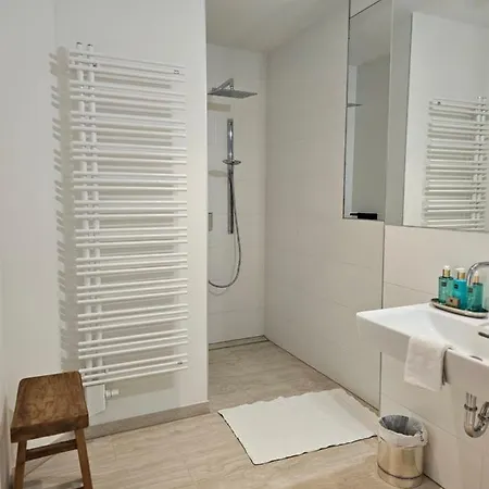 Rocks Apartment *